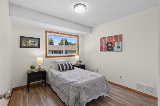2nd mainfloor bedroom