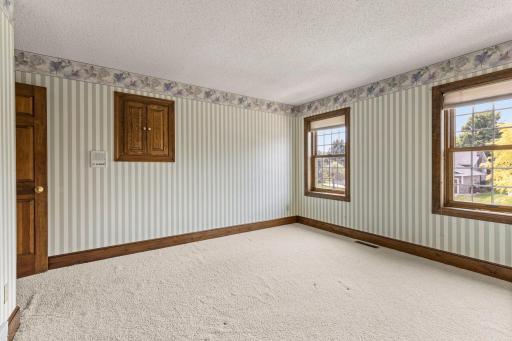 In addition to access to deep storage, which can also be accessed from the hallway.