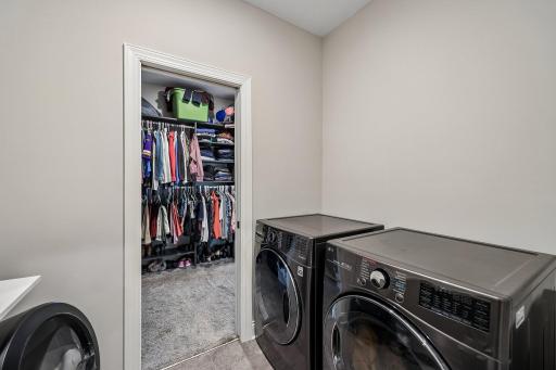 25-web-or-mls-Glasgow St-S1208-025.jpg