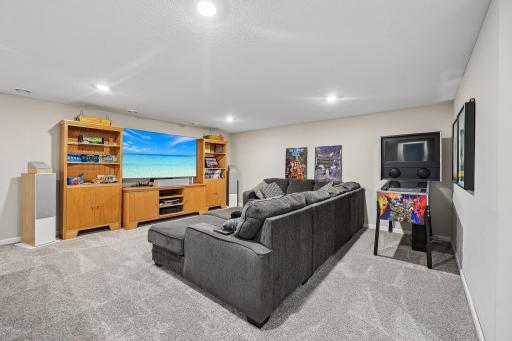 37-web-or-mls-Glasgow St-S1208-037.jpg