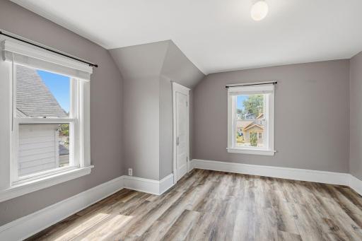 26-web-or-mls-3541_Clinton_Ave_Minneapolis_MN_012.jpg