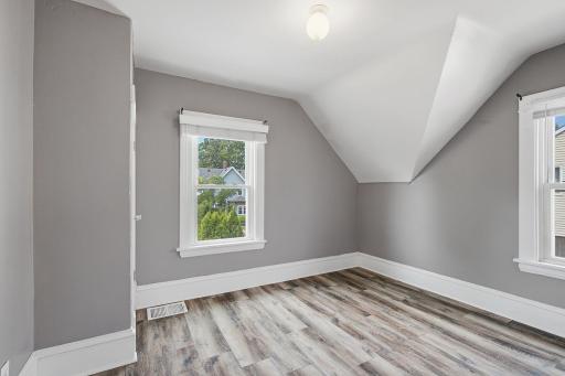 29-web-or-mls-3541_Clinton_Ave_Minneapolis_MN_014.jpg