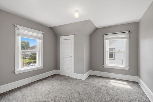 31-web-or-mls-3541_Clinton_Ave_Minneapolis_MN_017.jpg