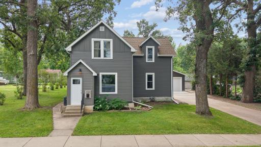 700 2nd Ave SW Hutchinson MN 55350_01.jpg