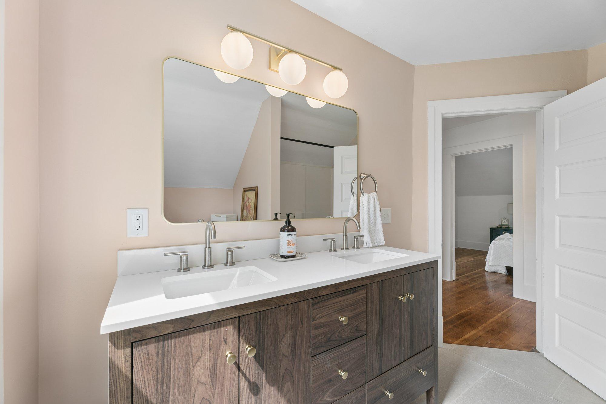 UL Full Bath