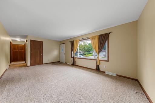 124 13th Avenue NW, Waseca, MN 56093
