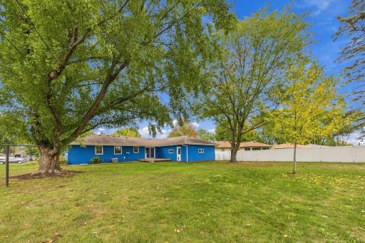 32-web-or-mls-Exteriors_4050_Upper_149th_St_W_003.jpg