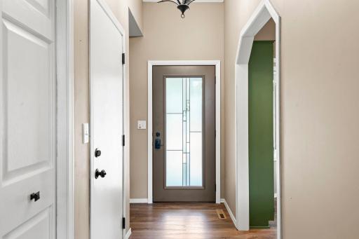11-web-or-mls-7419 52nd St N-115.jpg