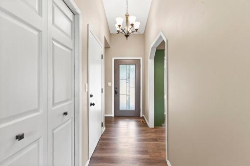 12-web-or-mls-7419 52nd St N-120.jpg