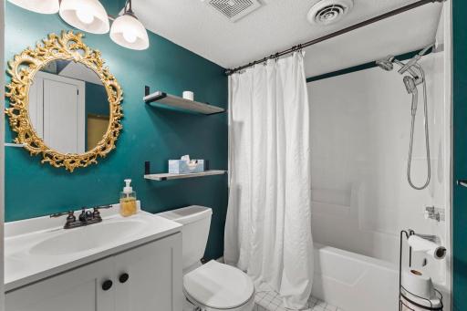 53-web-or-mls-7419 52nd St N-309.jpg