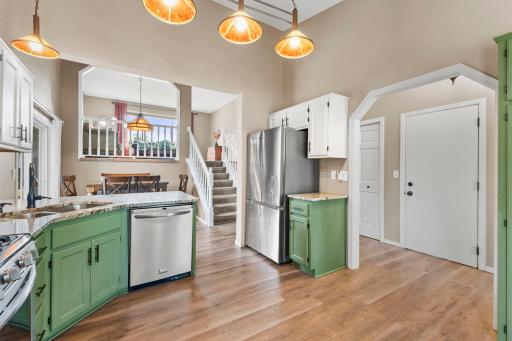 30-web-or-mls-7419 52nd St N-159.jpg