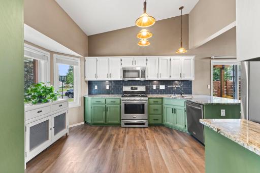 26-web-or-mls-7419 52nd St N-139.jpg