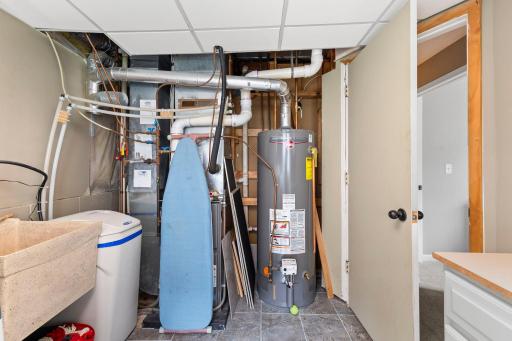 57-web-or-mls-7419 52nd St N-324.jpg