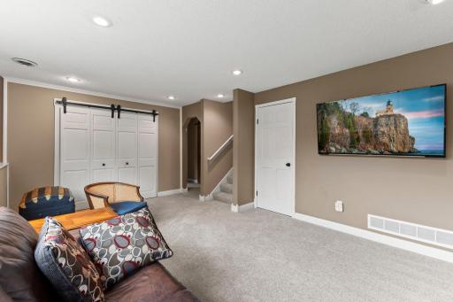 48-web-or-mls-7419 52nd St N-294.jpg