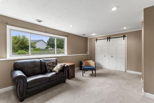49-web-or-mls-7419 52nd St N-299.jpg