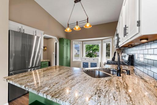 35-web-or-mls-7419 52nd St N-184.jpg