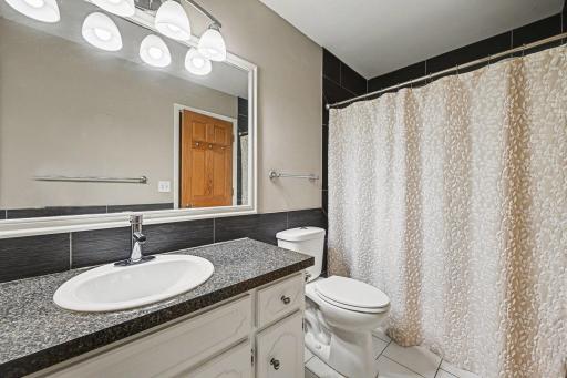 1086 122nd Avenue NE, Blaine, MN 55434