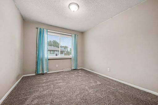 1086 122nd Avenue NE, Blaine, MN 55434