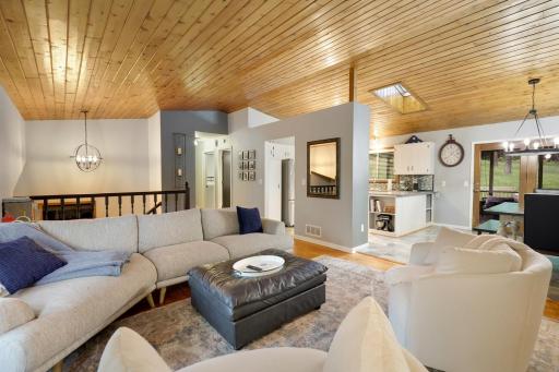 13529 1st Ave S, Burnsville-16.jpg