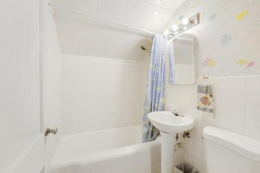 Full bath.jpg