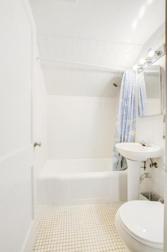 Full bath (2).jpg