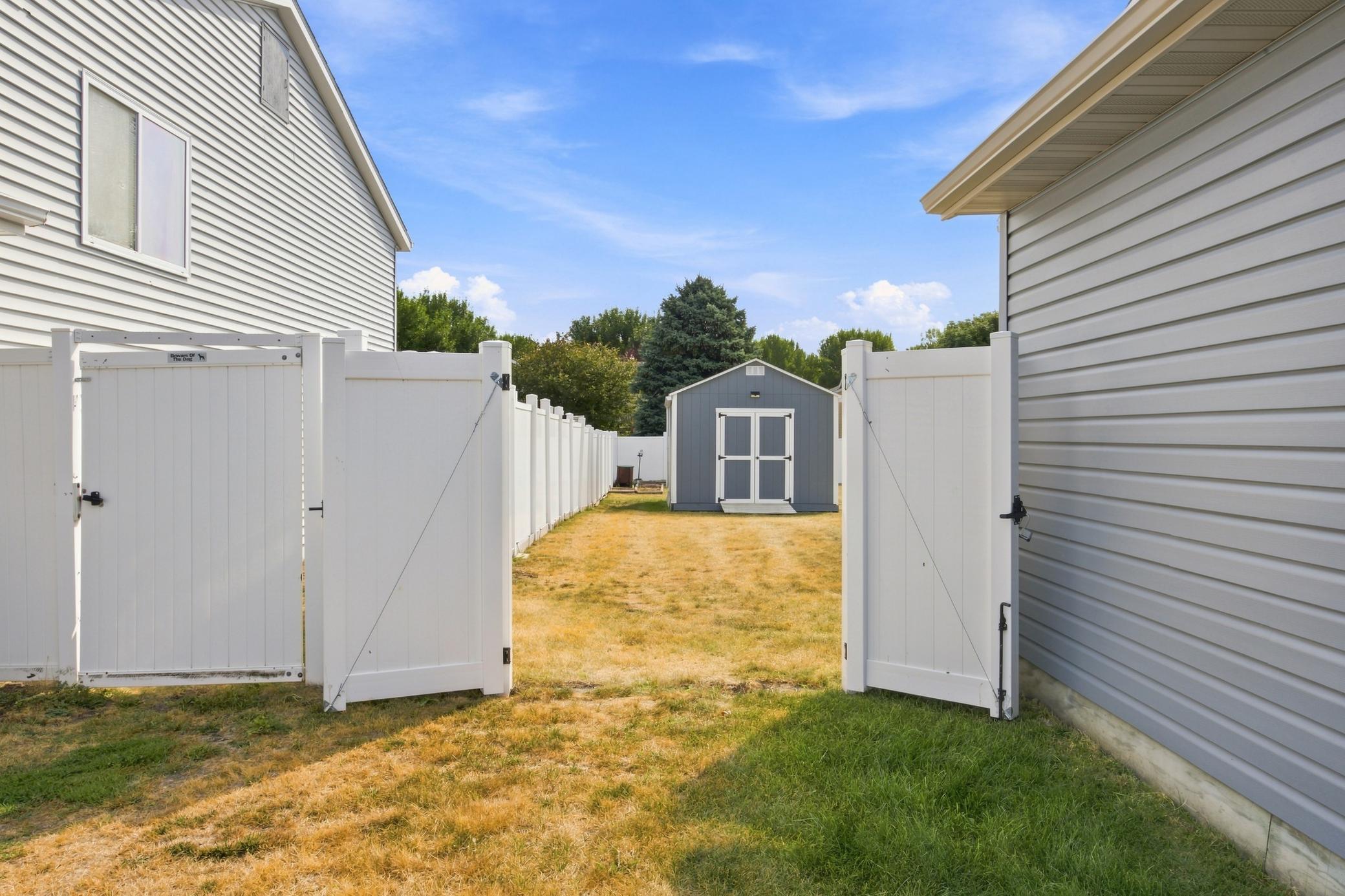 Double gate