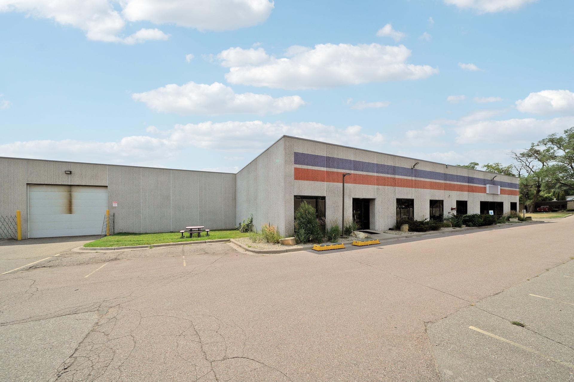 8710Photography-Web-Friendly-9219-Grand-Avenue-South-Bloomington-MN-55420-5.jpg