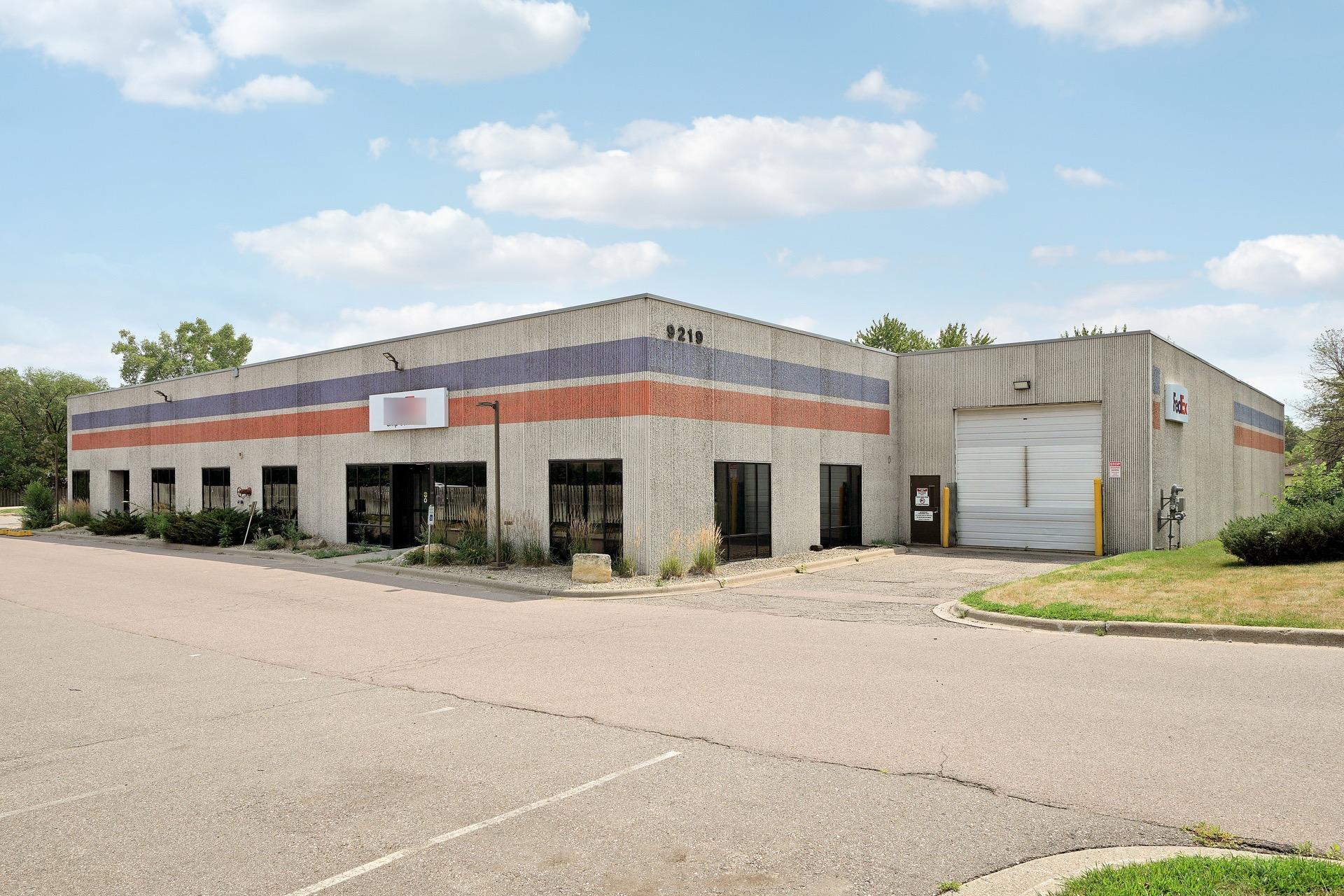 8710Photography-Web-Friendly-9219-Grand-Avenue-South-Bloomington-MN-55420-3.jpg
