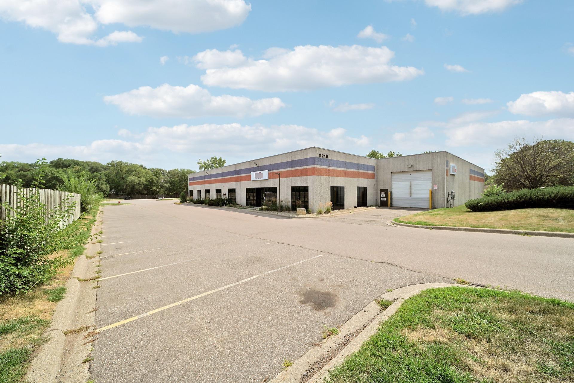 8710Photography-Web-Friendly-9219-Grand-Avenue-South-Bloomington-MN-55420-4.jpg