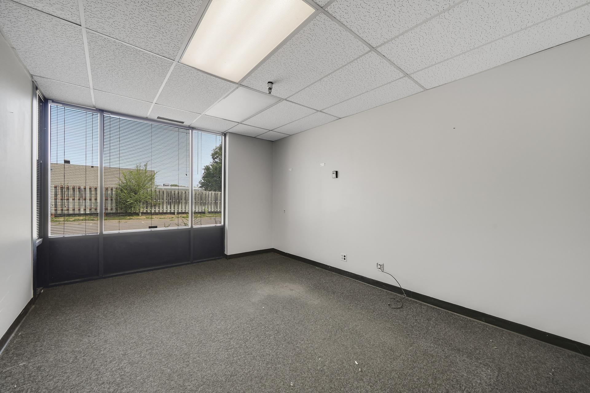 8710Photography-Web-Friendly-9219-Grand-Avenue-South-Bloomington-MN-55420-36.jpg