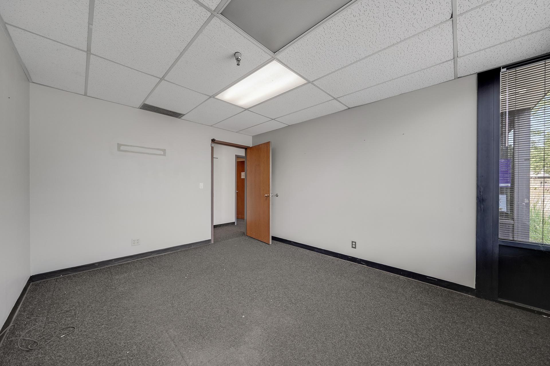 8710Photography-Web-Friendly-9219-Grand-Avenue-South-Bloomington-MN-55420-37.jpg