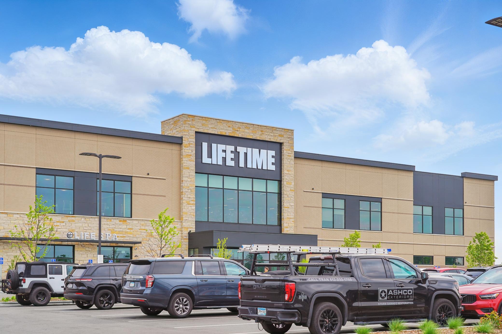 Love to workout, enjoy the new LifeTime Fitness up the road!