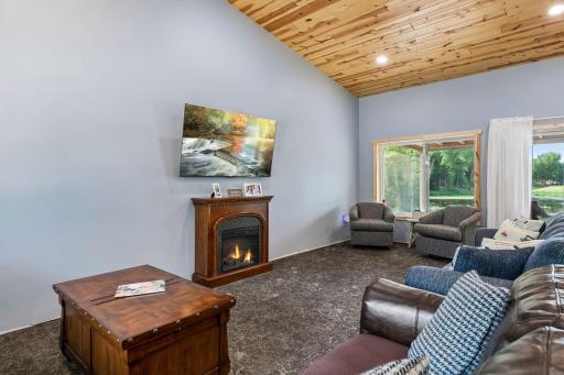 18924 Highwood Shores Road - Spacecrafting - 0018.jpg