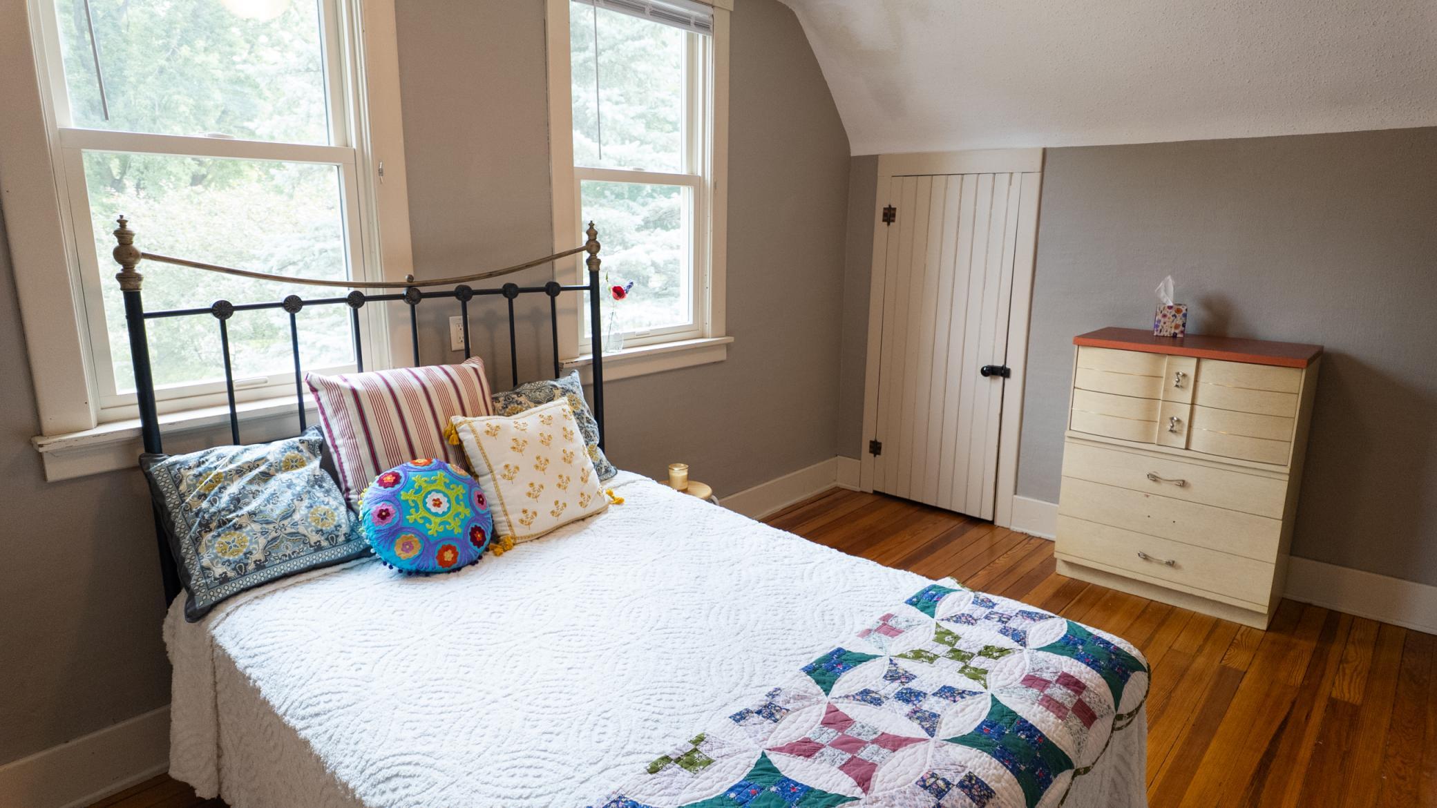 Upstairs bedroom with 2 closets