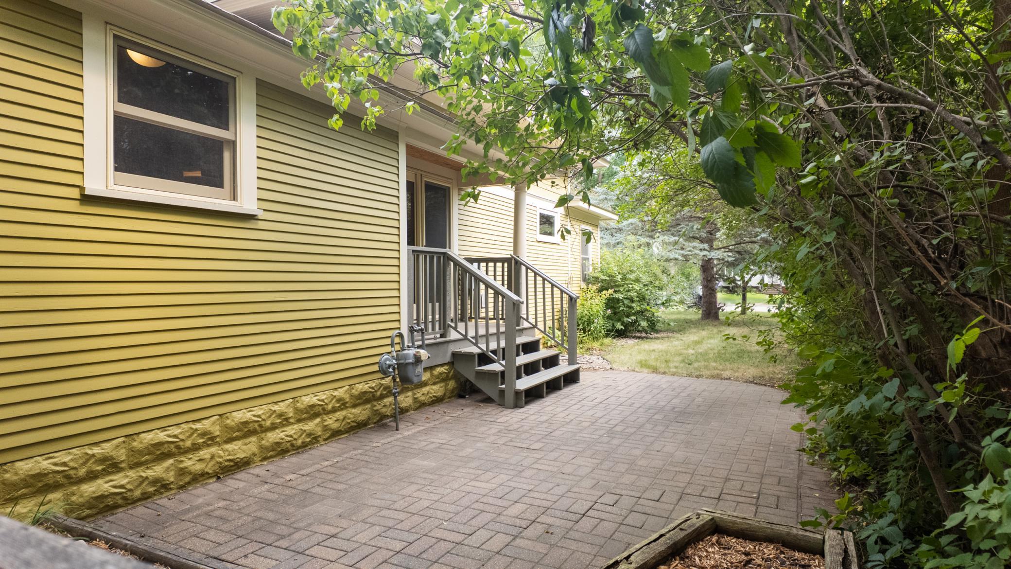 Side patio