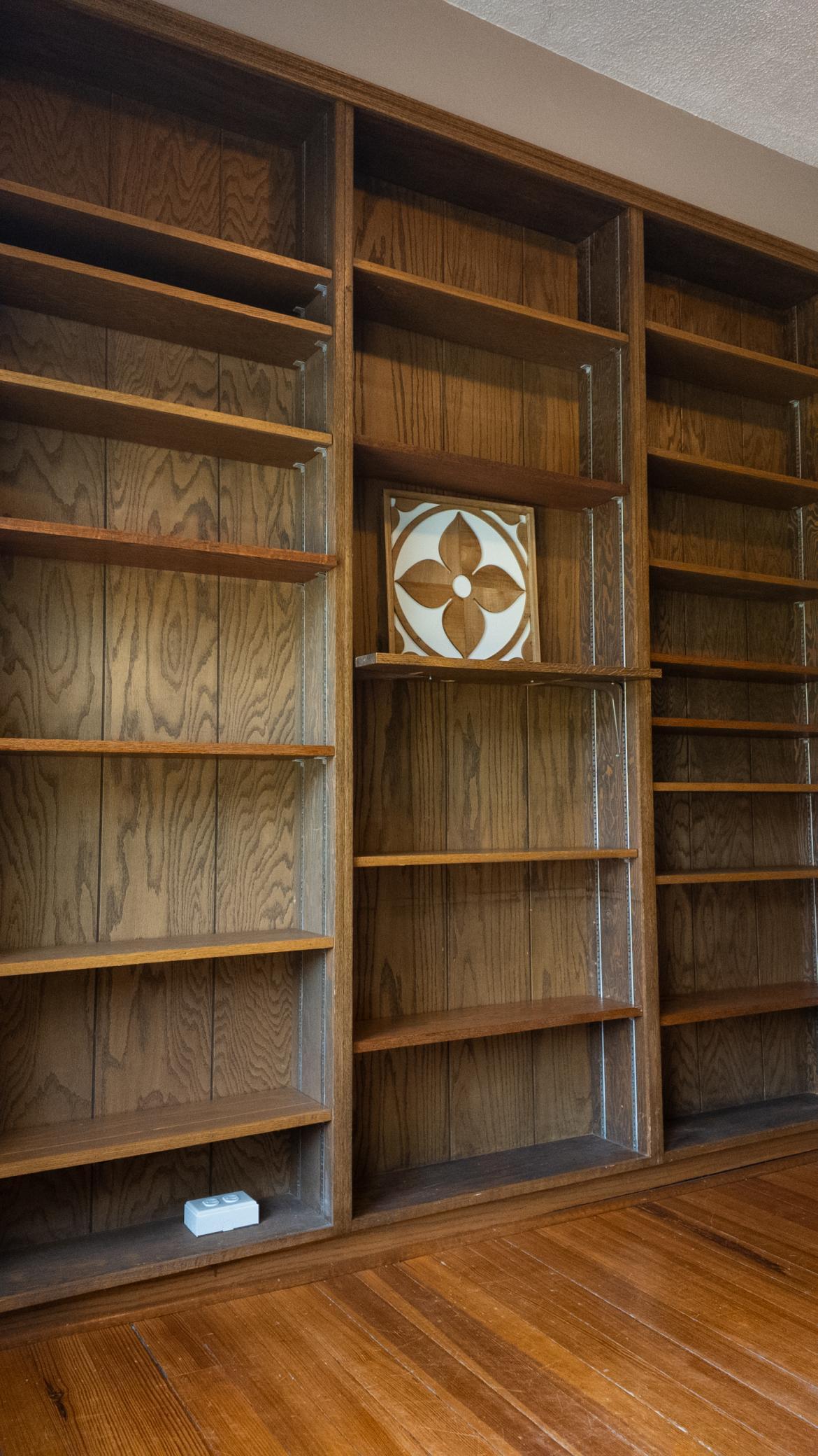Built In book shelves