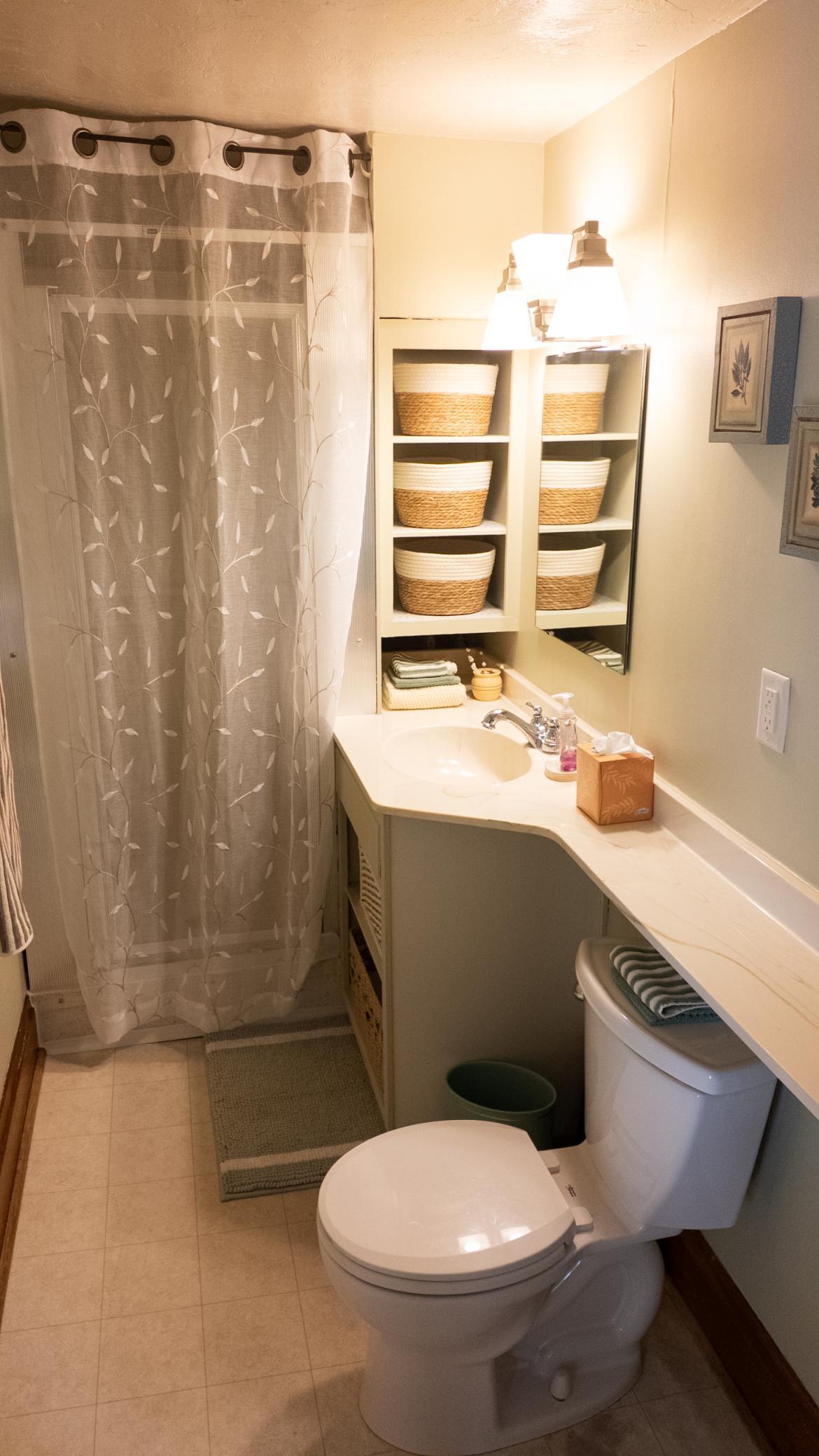 Main floor 3/4 bathroom