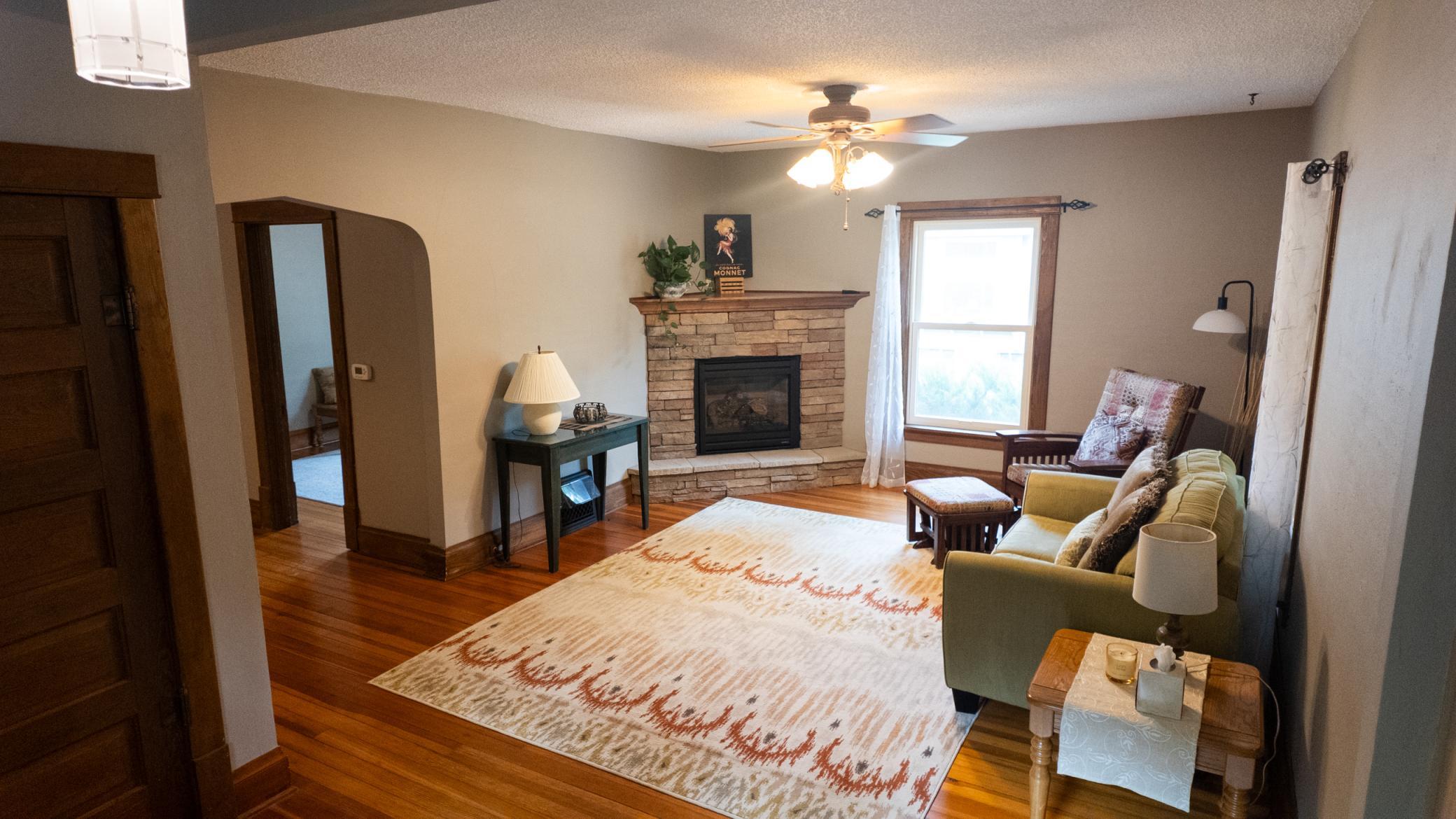 Living Room with fireplace