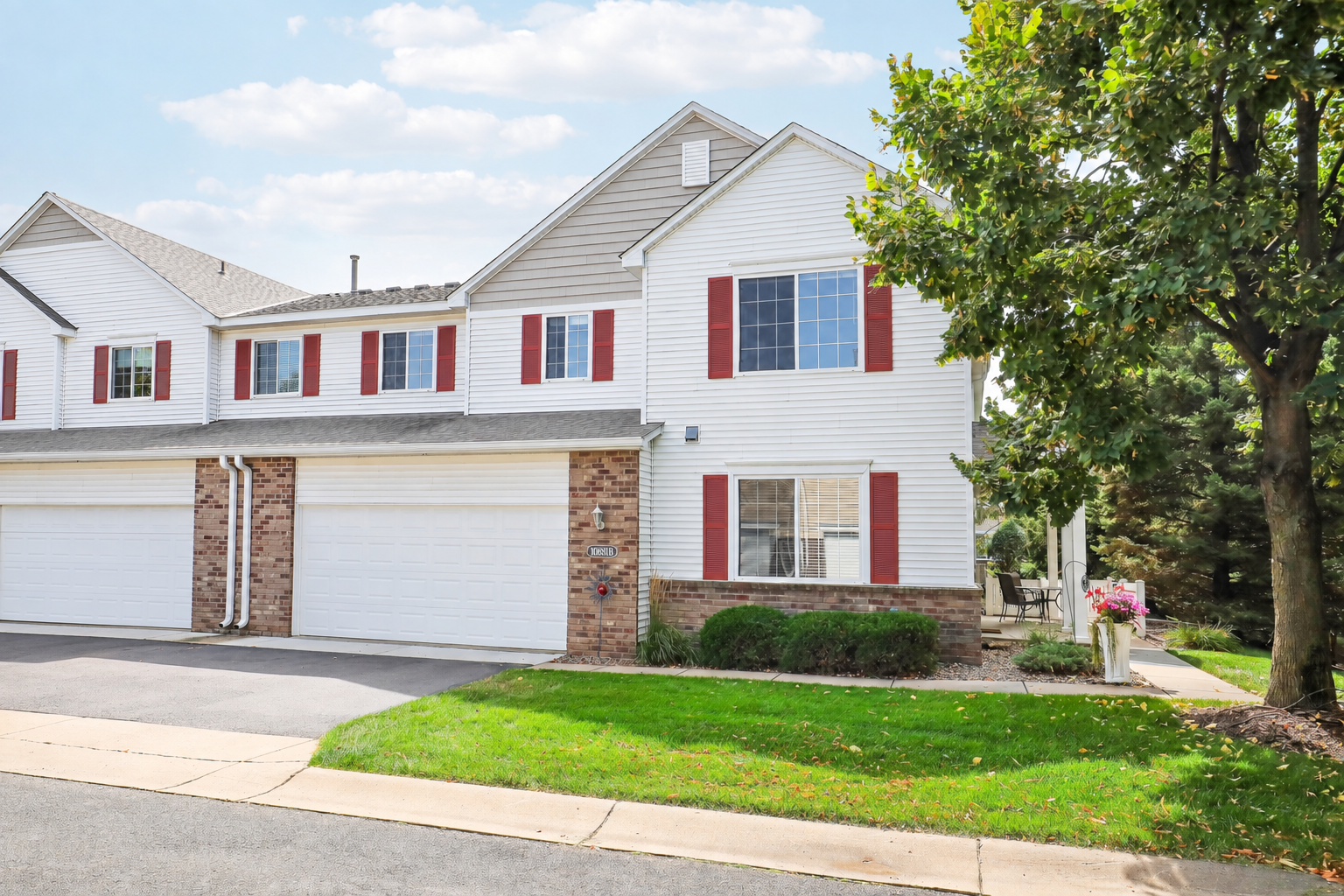 Property photo for 10881 Oak Grove Circle, B, Woodbury, MN 55129