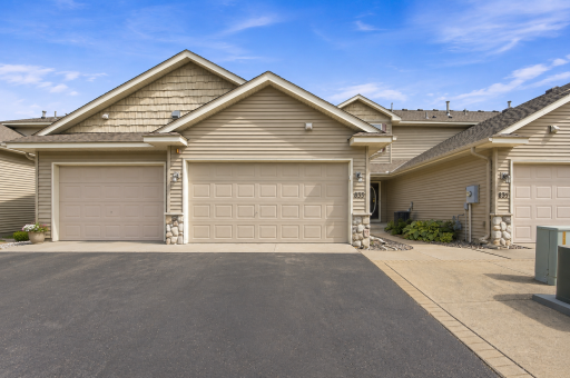 833 Winsome Way NW, Isanti, MN 55040