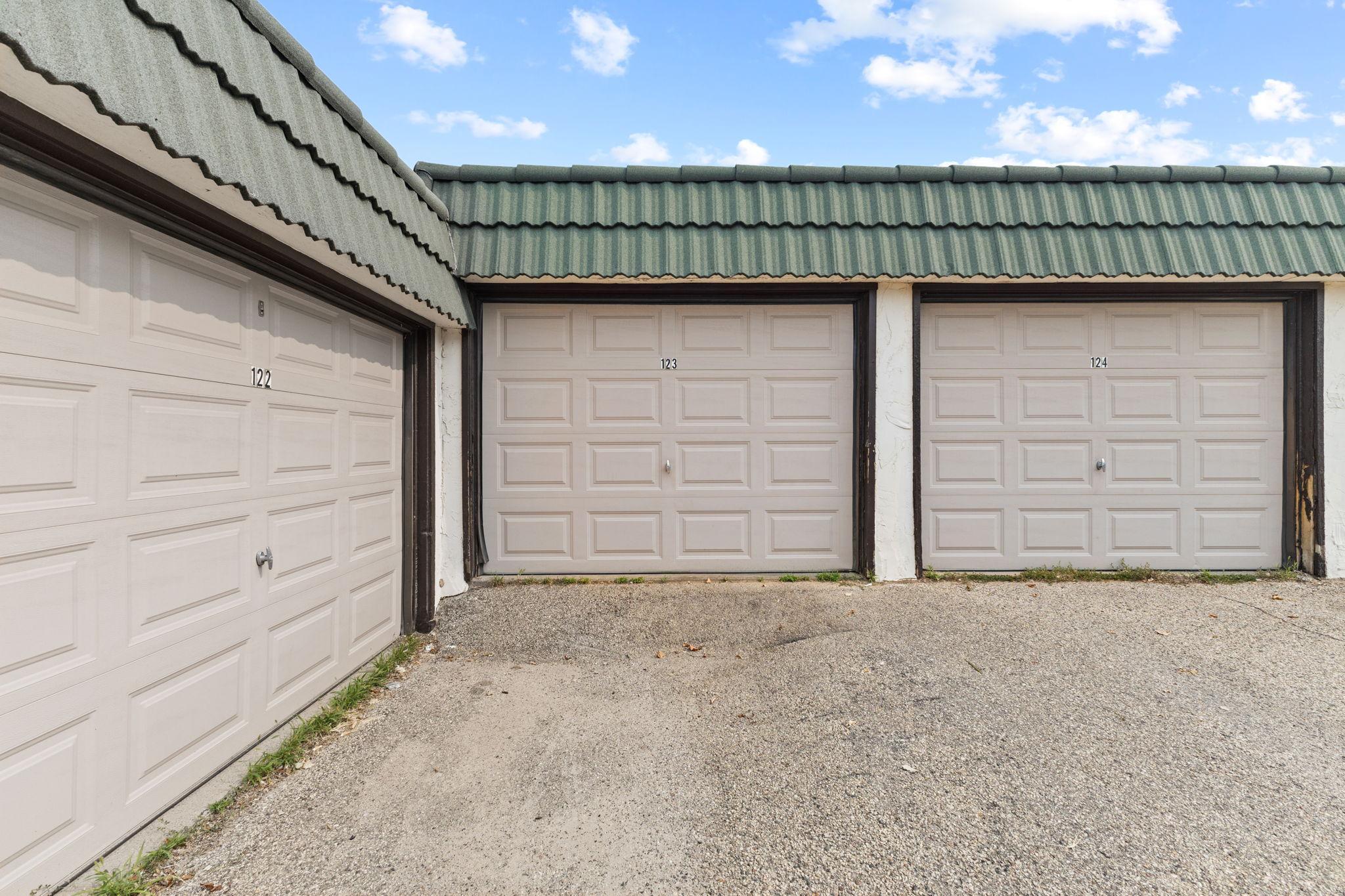 Garage #123