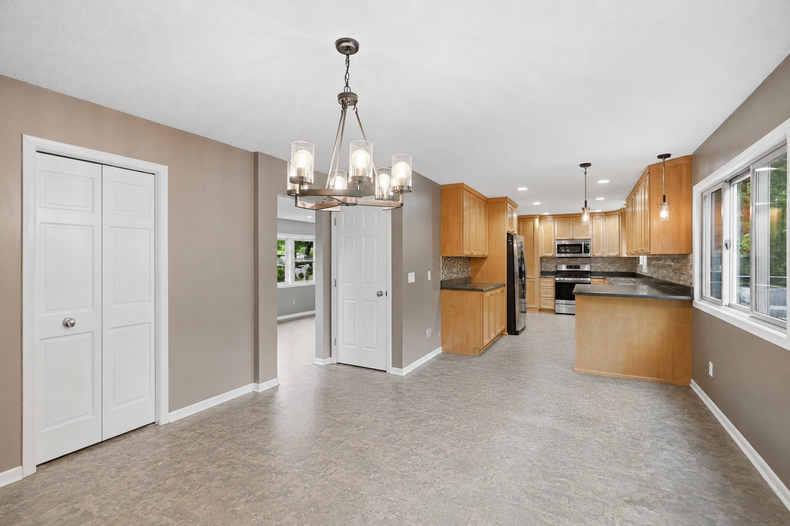 Dinning kitchen.png