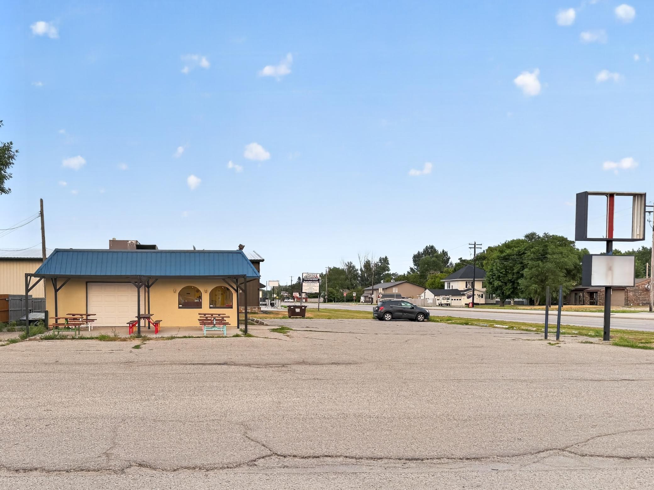 Side of Highway 10 Building