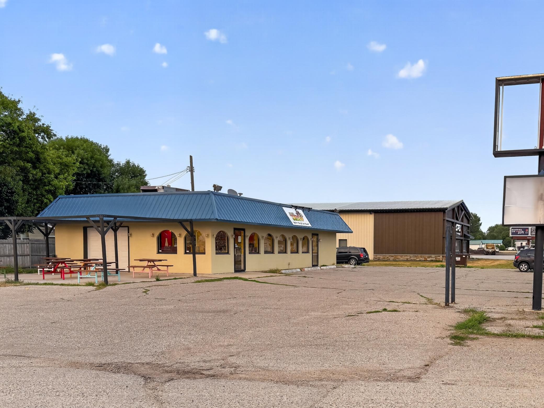 Front of Highway 10 Building