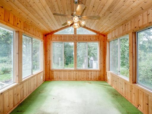 Great 4 season Sunroom with 3 walls of windows