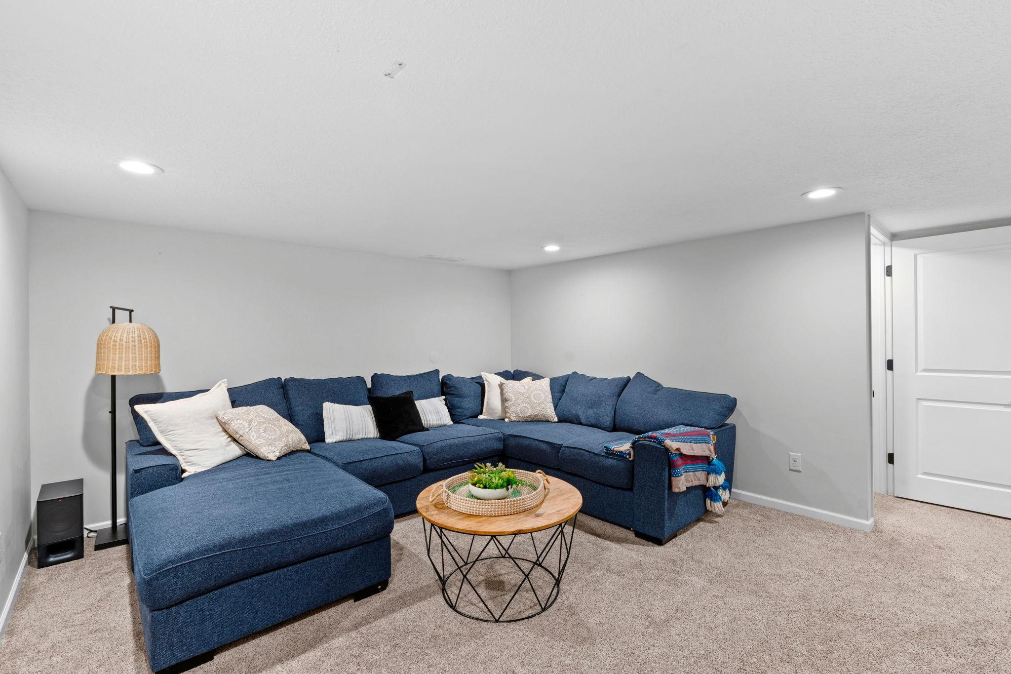 63-web-or-mls-400 Decatur Ave N-63.jpg