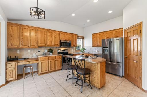 14943 Hillside Circle NW, Prior Lake, MN 55372