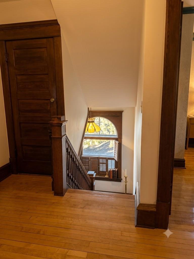 Hallway Upstairs.jpeg