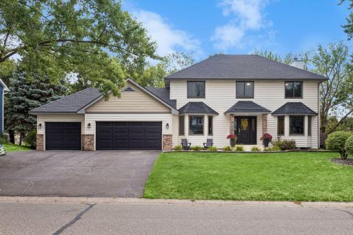 9136 Pinehurst Road, Woodbury, MN 55125