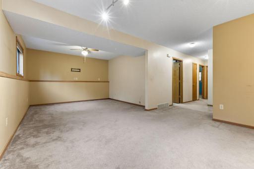 469 Campbell Lane NW, Hutchinson, MN 55350